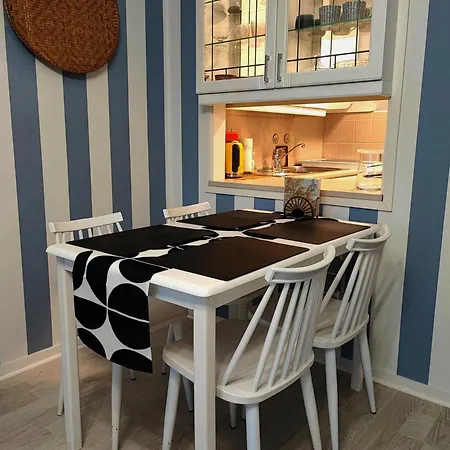 Merikarhun Kaksio - By The Sea, 5 Mins Off The Highway Apartman Kemi