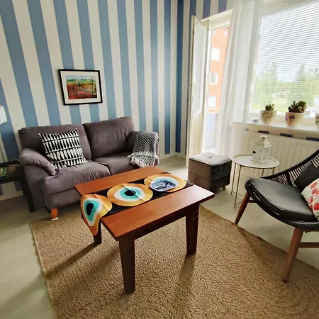 Merikarhun Kaksio - By The Sea, 5 Mins Off The Highway Apartman